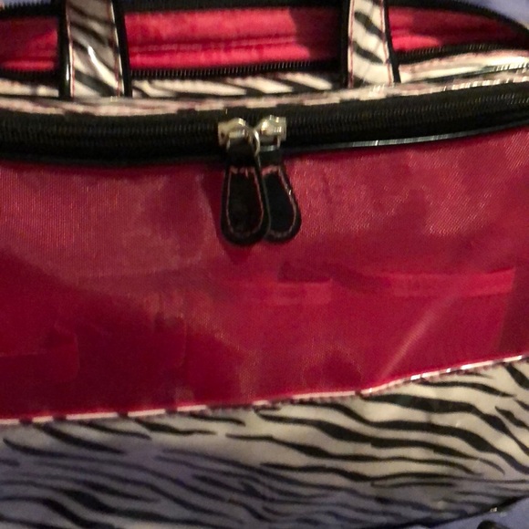 🌹🌹🌹Makeup bag🌹🌹🌹 - Picture 3 of 6